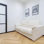 Boutique Flat Steps From Duomo アパート ミラノ