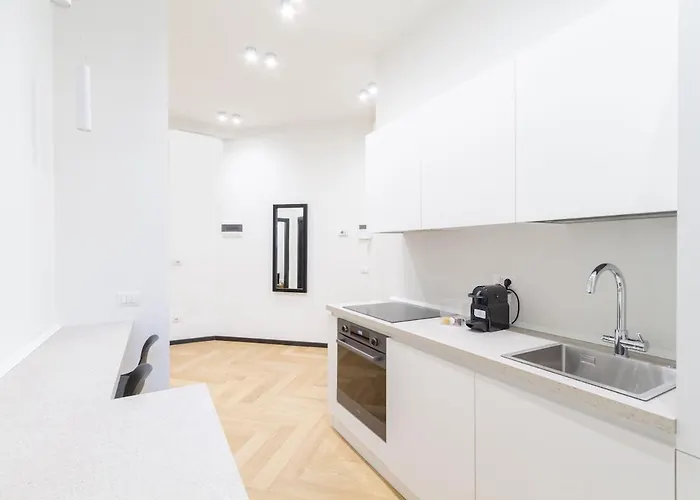 Boutique Flat Steps From Duomo Daire Milano