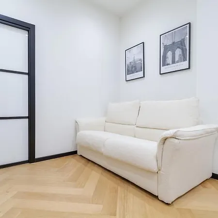 Boutique Flat Steps From Duomo Apartment Milan