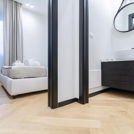 Boutique Flat Steps From Duomo Milan