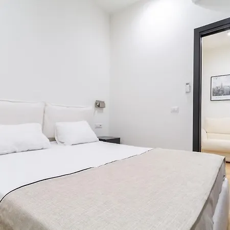 Boutique Flat Steps From Duomo Apartment *
